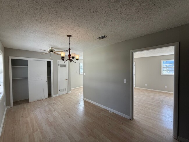 Foto del edificio - 3200 Meador Rd