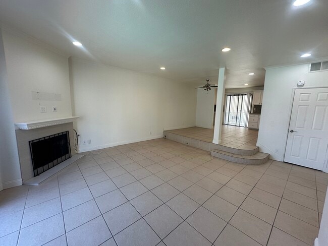 Building Photo - 22865 Del Valle St