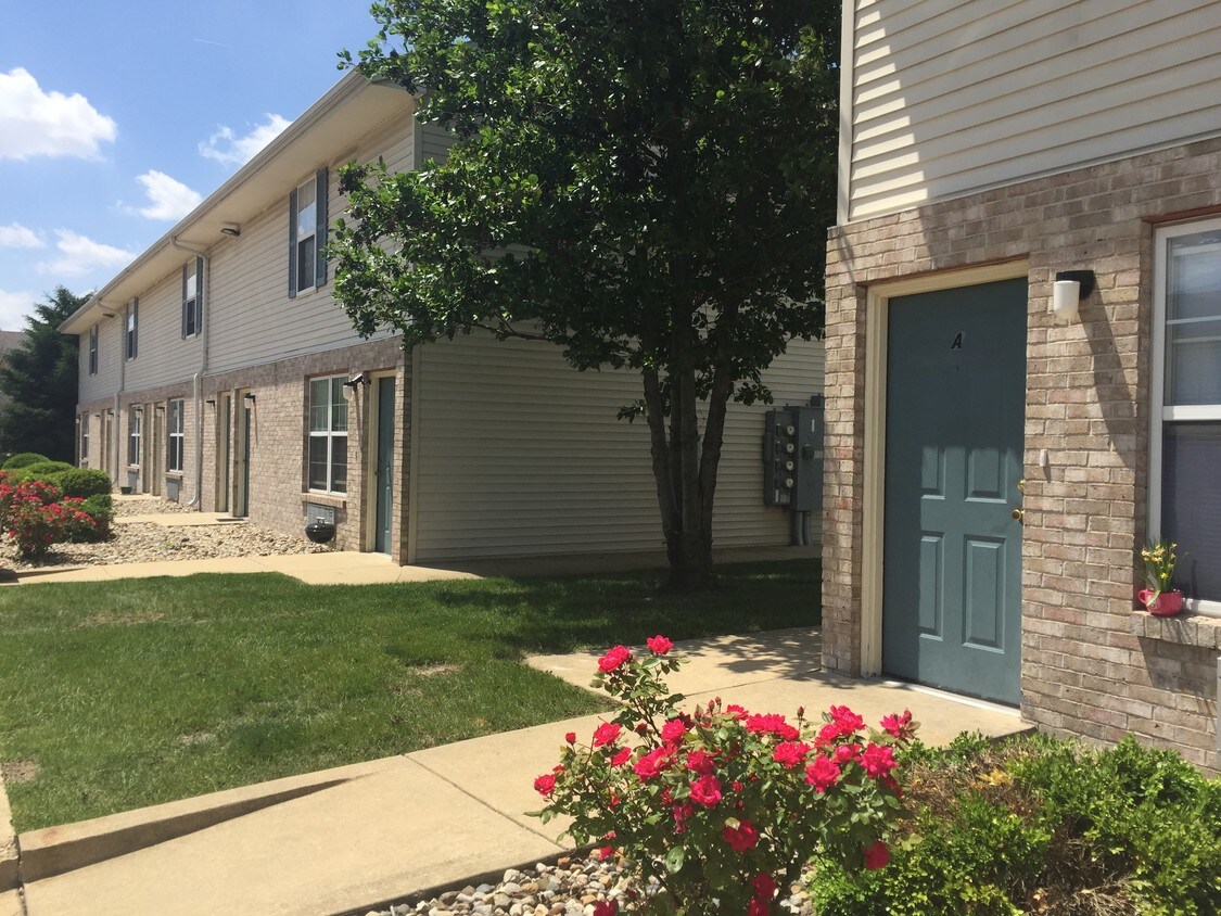 Twin Oaks Apartments Champaign, IL