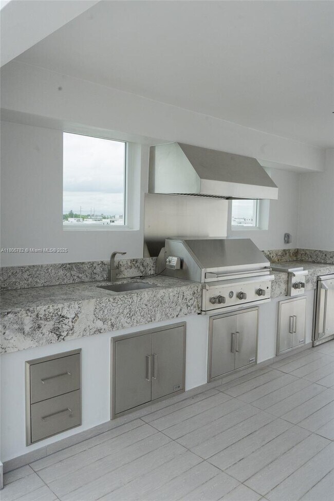 Foto del edificio - 10360 NW 64th St