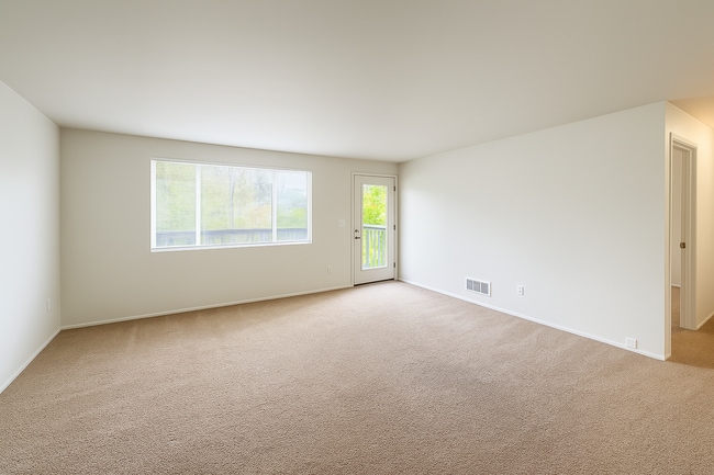 Foto del edificio - Newly Renovated 2 Bedroom in Wedgewood!