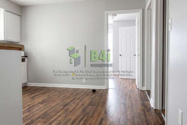 Building Photo - 560 Radcliff Ave