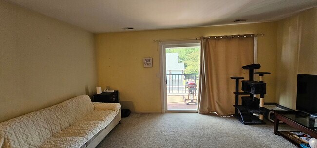 Foto del edificio - 893 Golf Course Rd