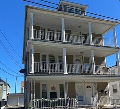 Building Photo - 17 Branch St