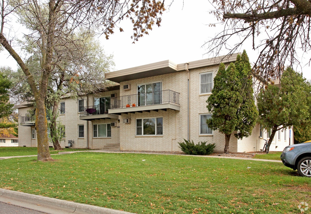 2980 Snelling Ave N, Roseville, MN 55113 Apartments Roseville, MN