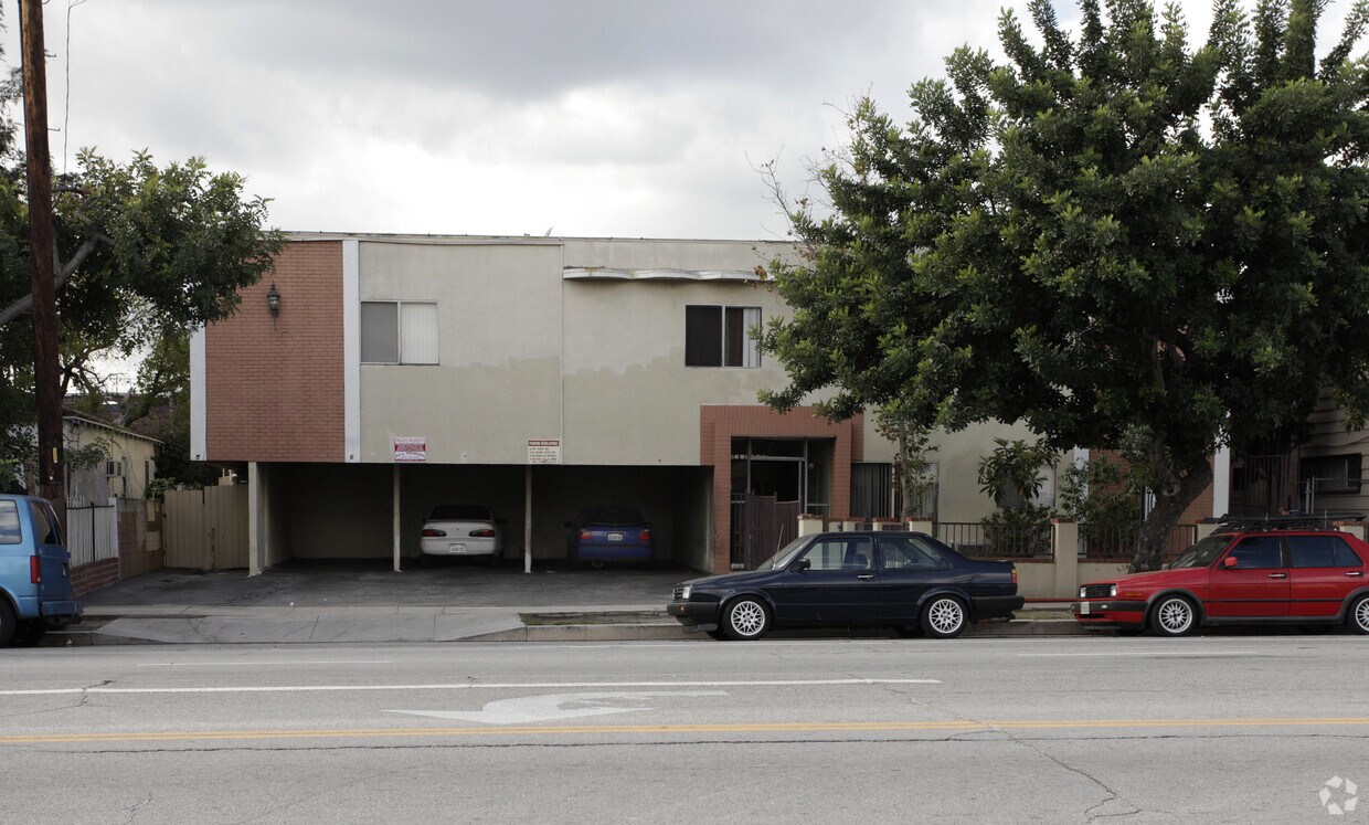 Primary Photo - 6715 Laurel Canyon Blvd