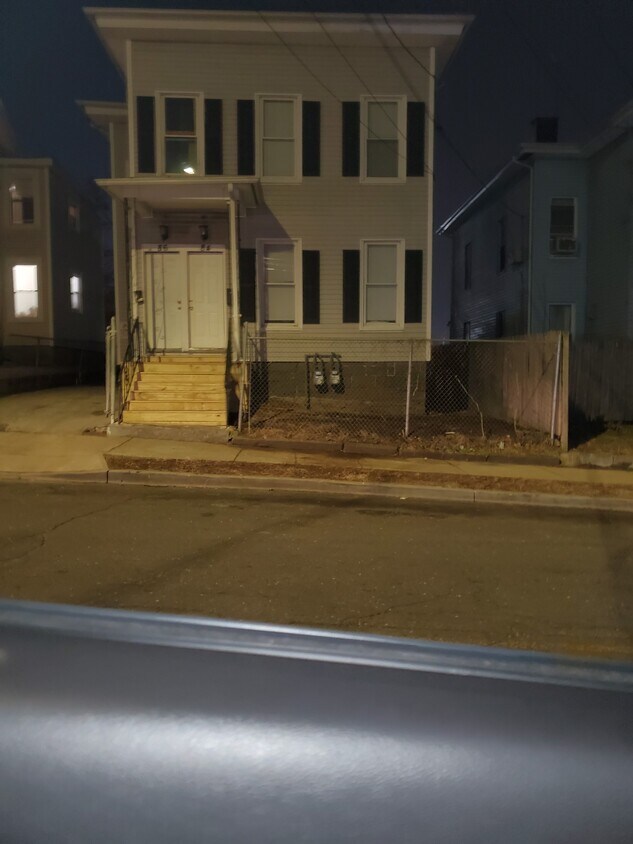Primary Photo - 86 Barnum Ave