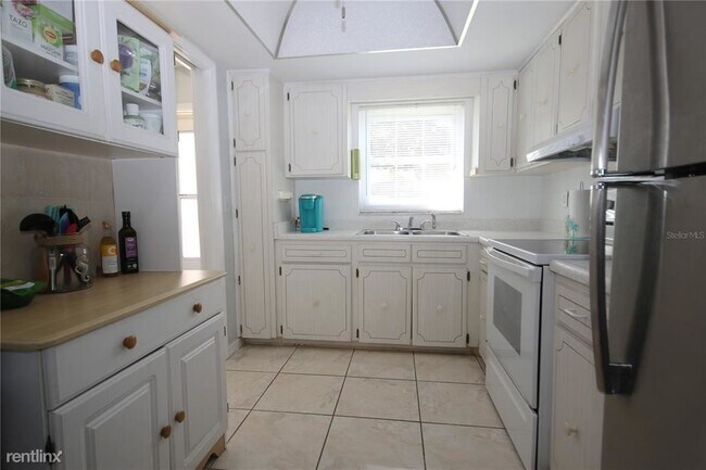 Foto del edificio - 1 br, 1 bath House - 1672 S Lake Ave Apt 5