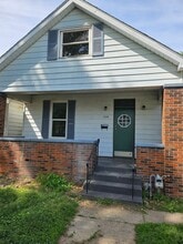 Building Photo - 1514 E Illinois St