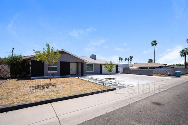 Building Photo - 9641 N 41st Dr