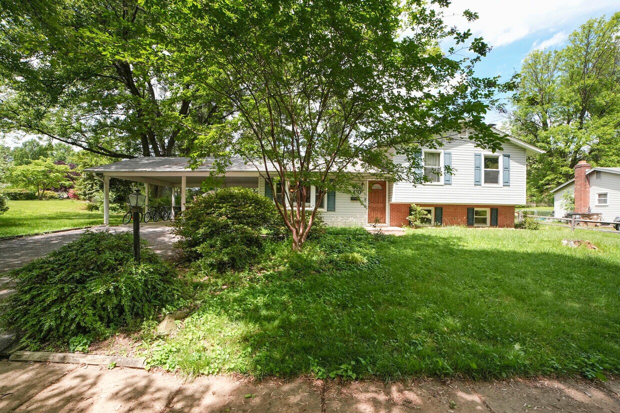Primary Photo - 910 Lincoln St