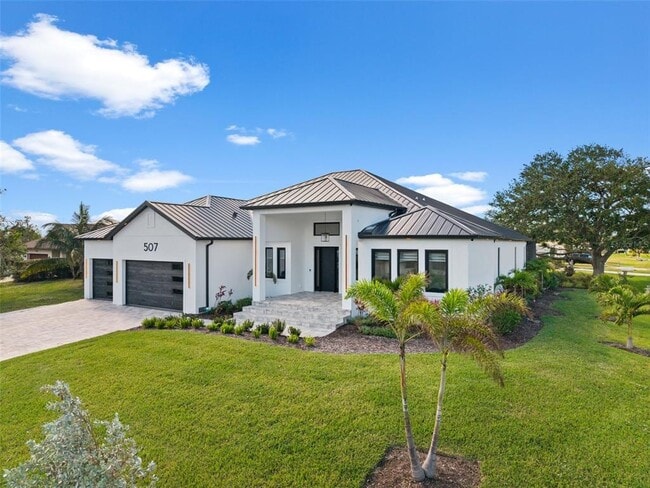 Building Photo - 507 Acacia Ln