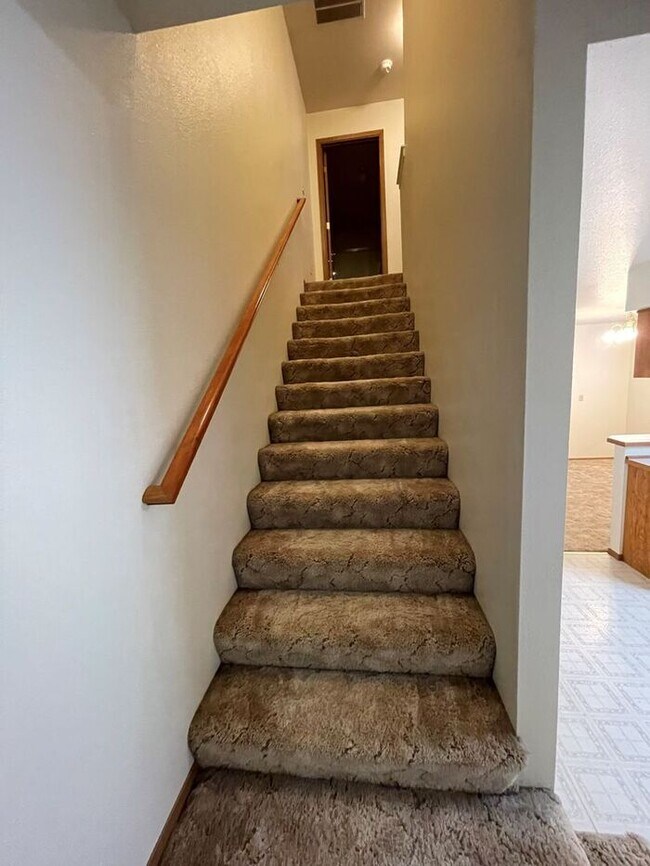 Building Photo - 2 Bedroom 1.5 Bathroom Fallon Townhome