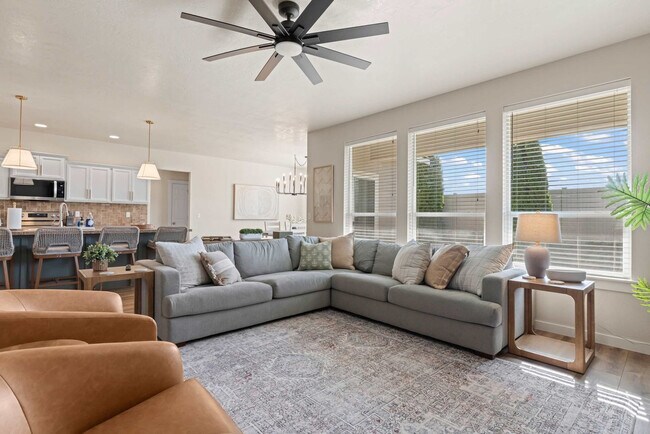 Foto del edificio - 3173 S Mystic Seaport Ave