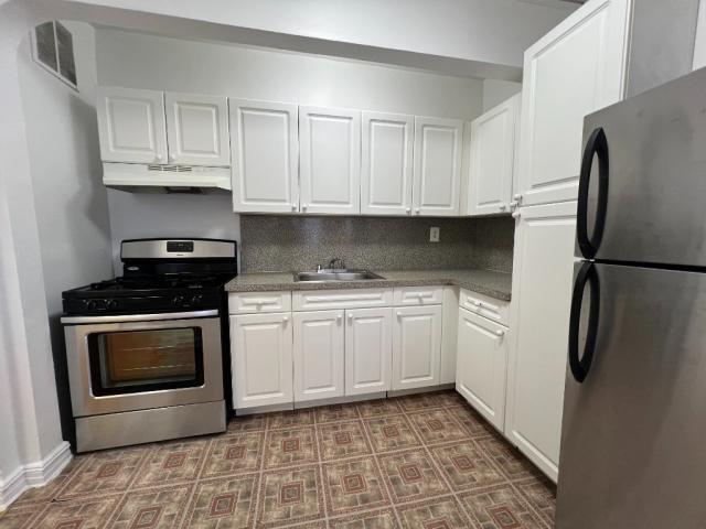 Building Photo - 1 bedroom in SUNNYSIDE NY 11104