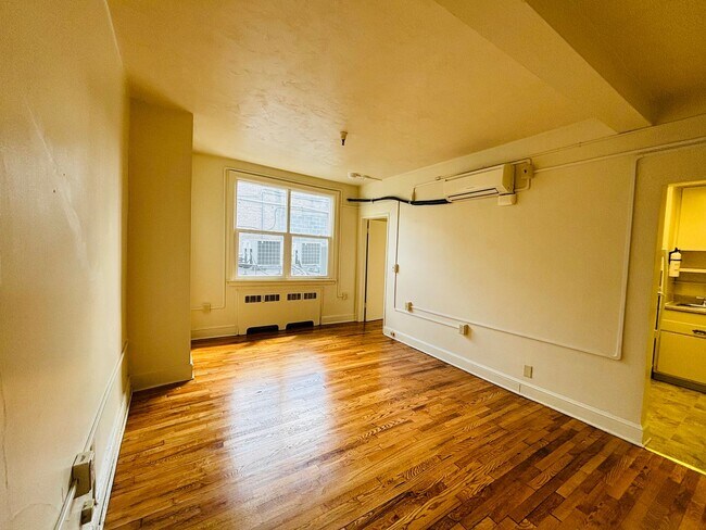 Foto del edificio - 151 College Ave