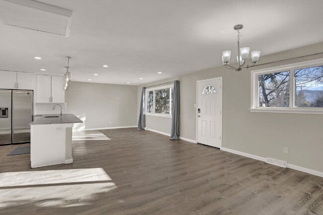 Foto del edificio - 817 Westmoor Dr