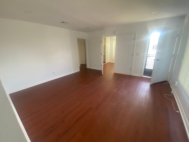 Foto del edificio - Colony Home