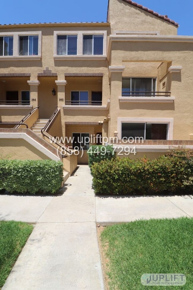 Building Photo - 2-BED/2.5-BATH - LA JOLLA (NEAR UTC)
