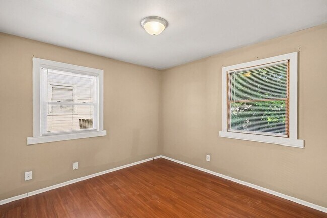 Building Photo - 1223 Walker Ave