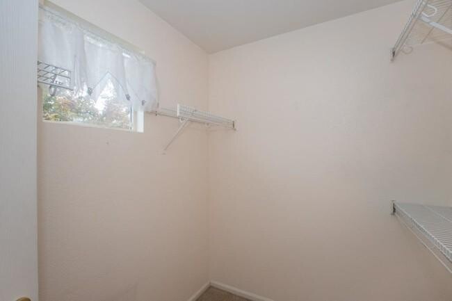 Building Photo - 6803 Autumn Ridge Unit 1