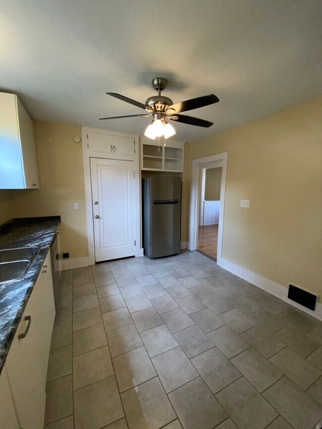 Foto del edificio - 112 Oak St