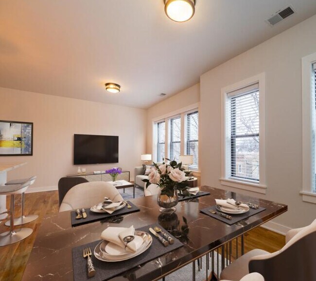 Foto del edificio - 2203 W Eastwood Ave