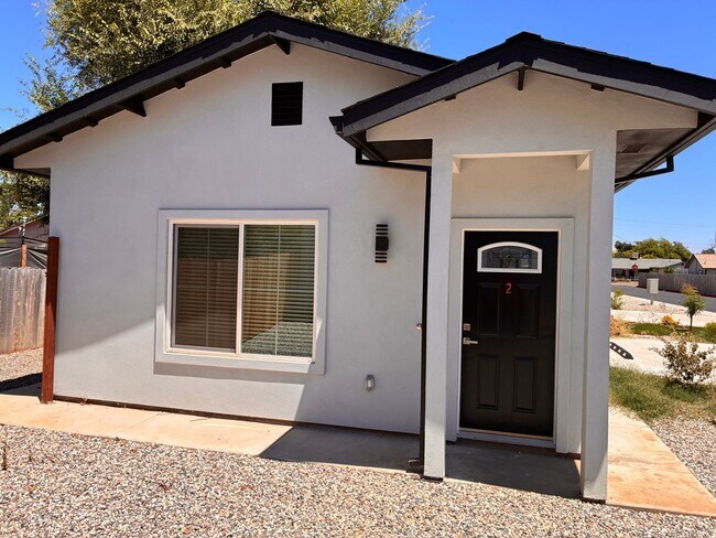 Building Photo - BRAND NEW 2 BEDROOM 2BATH