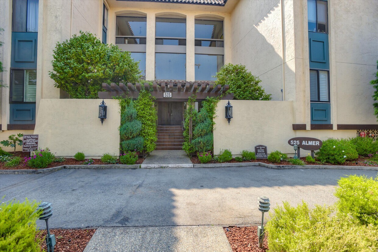 Foto principal - 525 Almer Rd