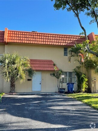 Building Photo - 7132 NW 169th St