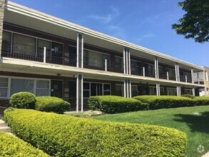 Building Photo - 1001 N Harlem Ave