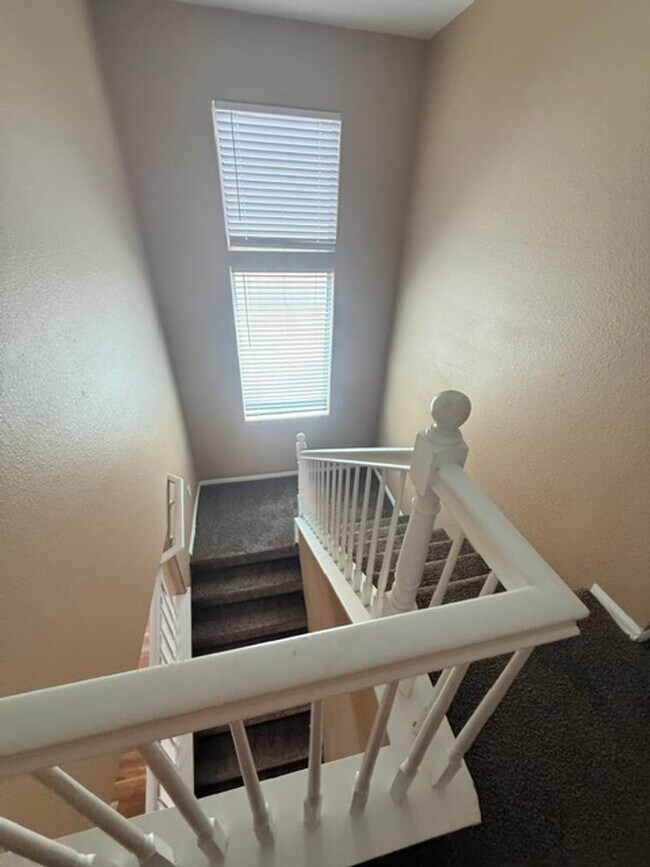 Foto del edificio - 5172 Dillingham Dr
