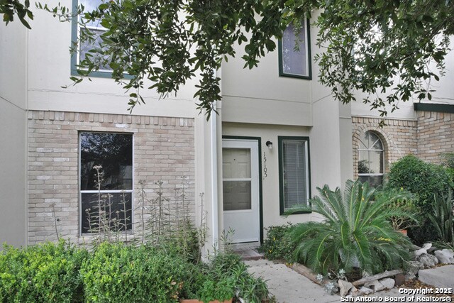 Building Photo - 4949 Hamilton Wolfe Rd