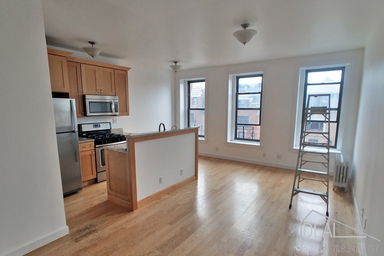 Foto principal - 385 9th St