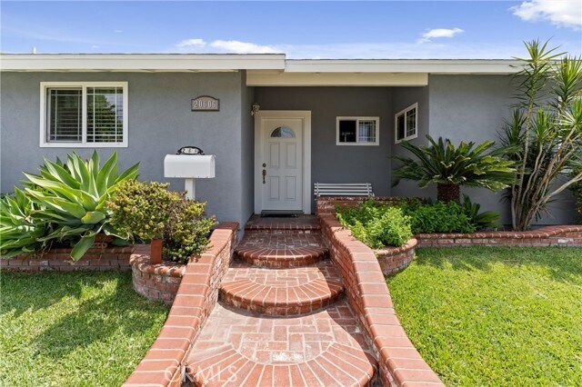 Foto del edificio - 20606 Sylvanwood Ave