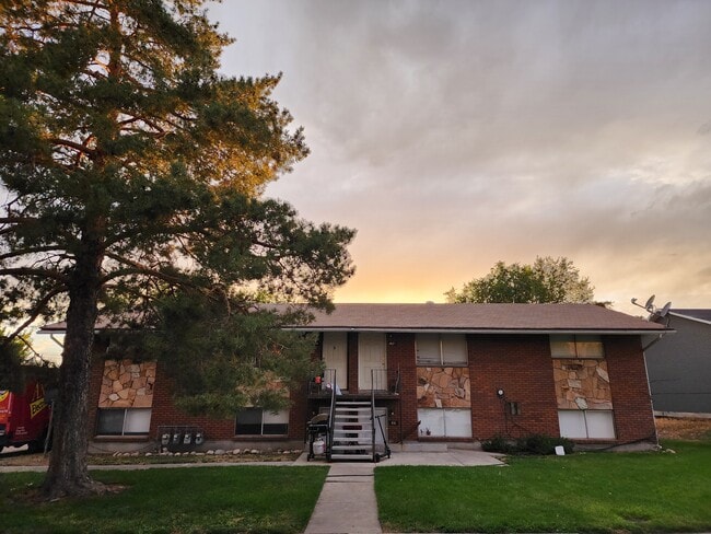 Building Photo - 1072 S Ellen Cir
