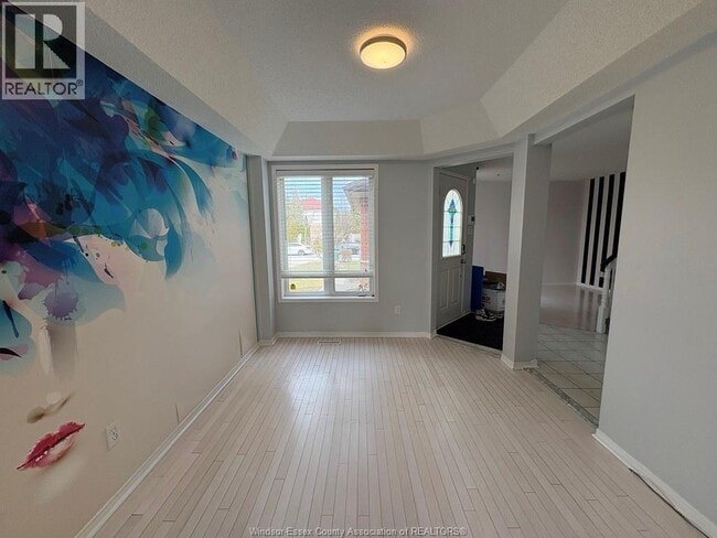 Building Photo - 983 Peach Blossom Crescent