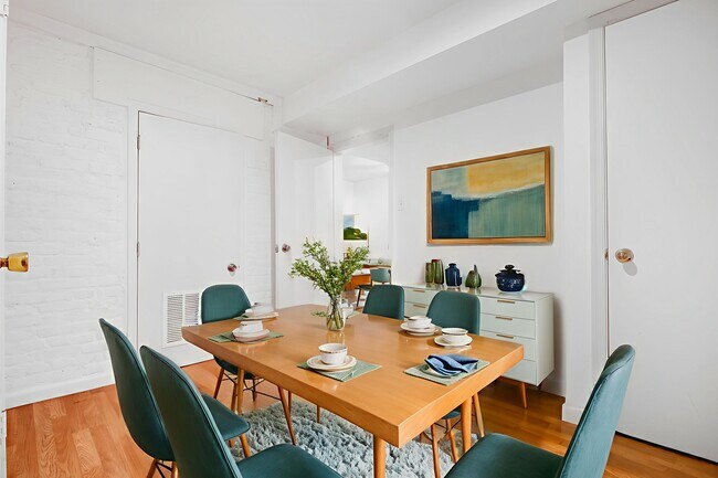 Foto del edificio - 3204 Porter St NW