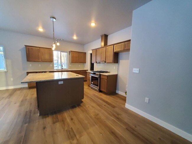 Foto del edificio - 3 BEDROOM | 2 BATHROOM | 2 CAR GARAGE | HA...