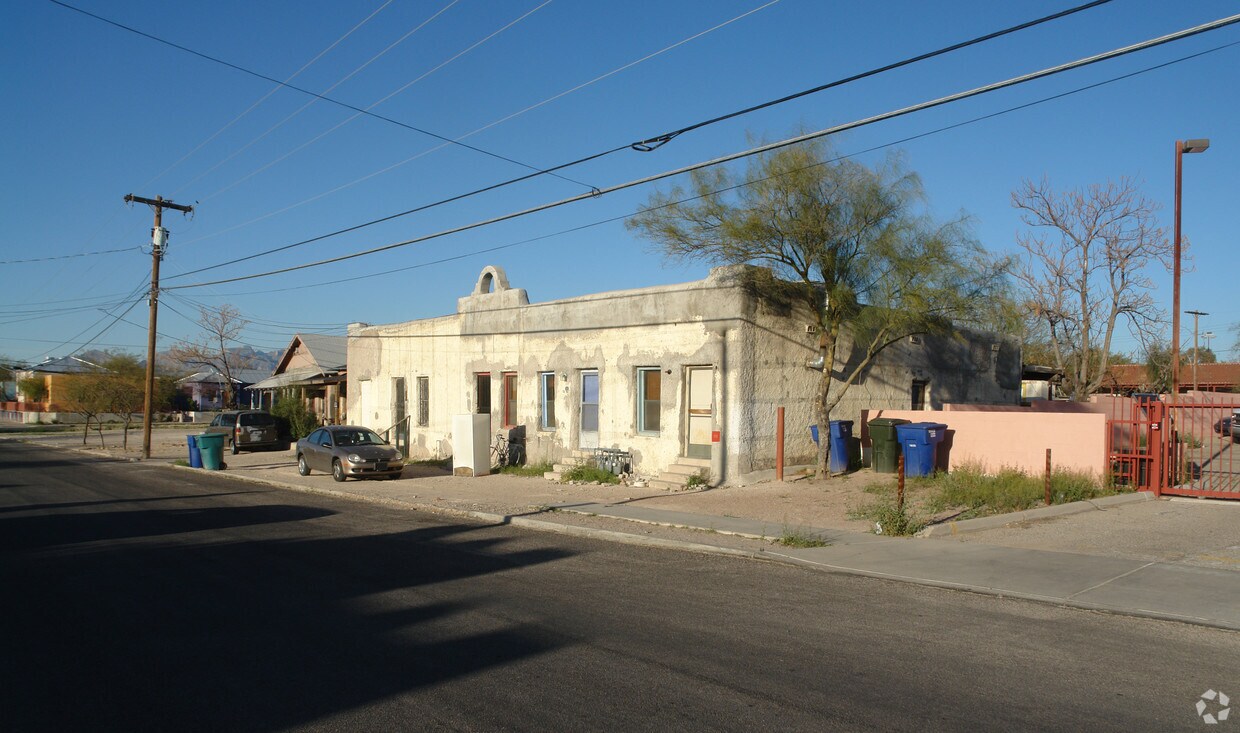 Building Photo - 829-835 S 8th Ave