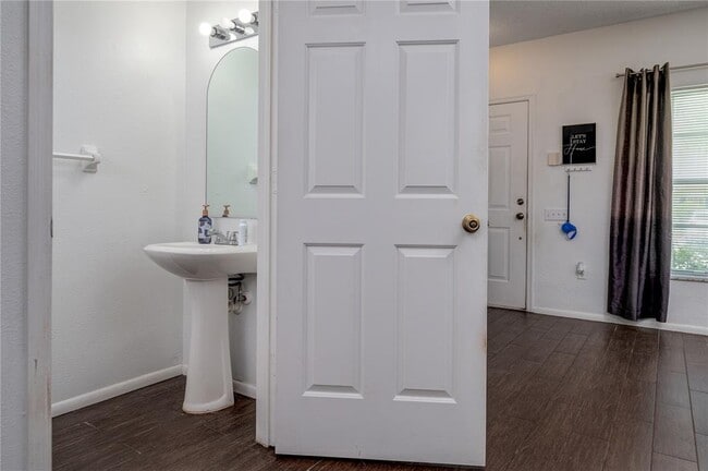 Building Photo - 29930 Playa Del Rey Ln