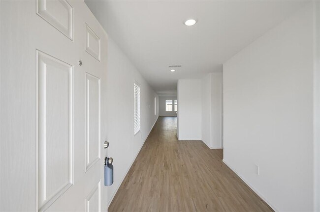 Foto del edificio - 22211 Cardinal Crst Ln