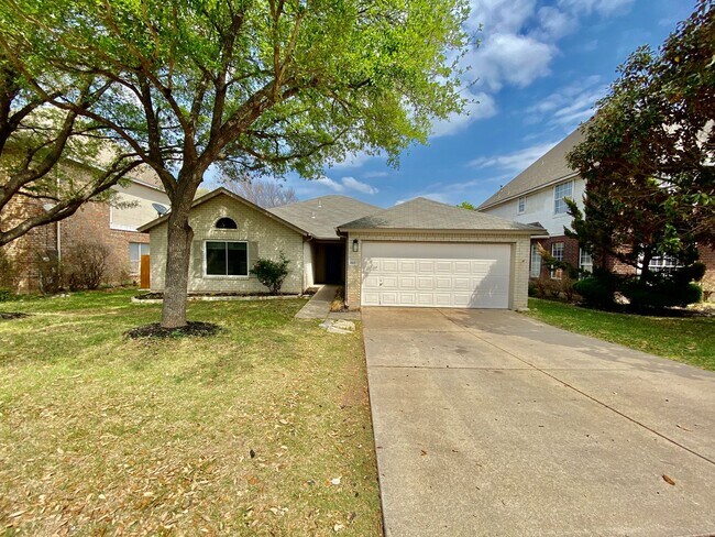 Building Photo - Your Dream Home Awaits: Stunning 3-Bed Oas...