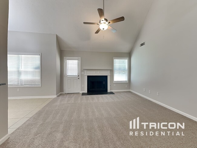 Building Photo - 360 Valley View Dr