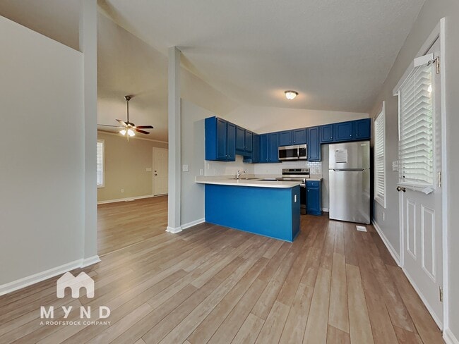 Building Photo - 98 Horatio Ct