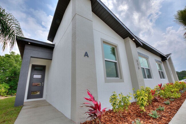 Building Photo - BRAND DUPLEX! Modern, energy efficient hom...