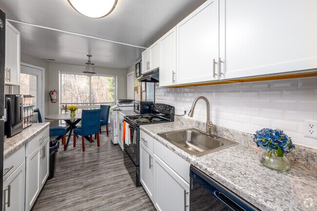 Interior Photo - Knights Bridge II