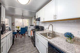 Interior Photo - Knights Bridge II