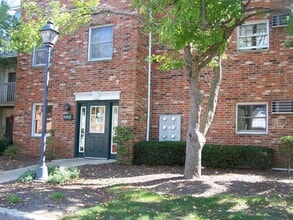 Building Photo - 4302 W Shamrock Ln