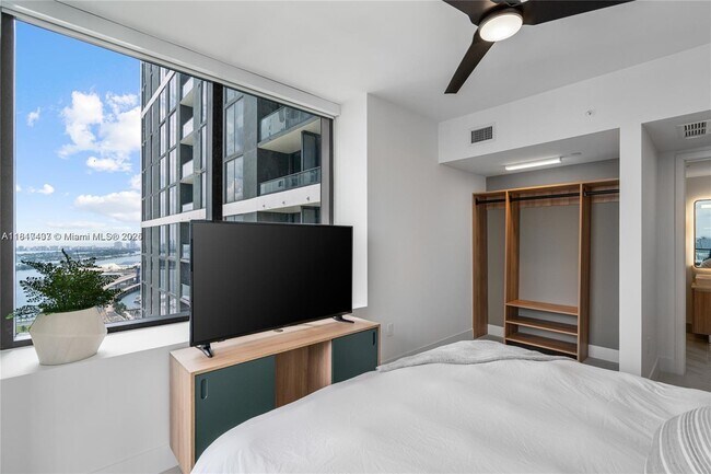 Foto del edificio - 159 NE 6th St